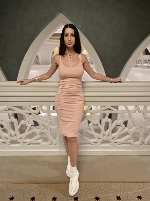 I like this dress! by sweetbuttockss