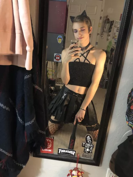 I like this outfit, do you? by Ryisbadd