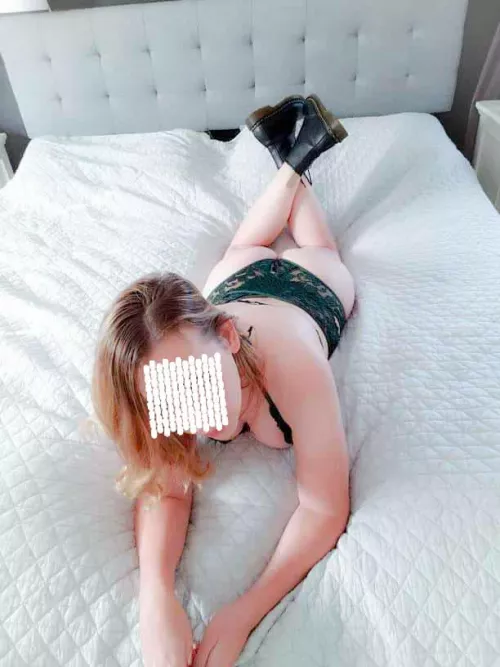 I like this outfit. by phaedrus_ravenscroft