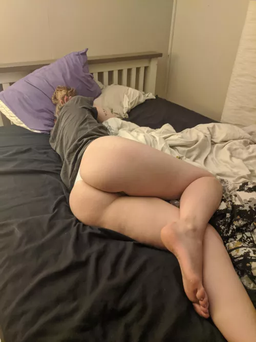 I like to catch my girl sleeping like this. Pull her thong off and rub that ass by crazyhay