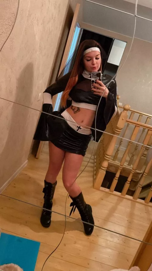 I like to cook for myself and my friends, do you like it when a girl cooks? by RenataFOX