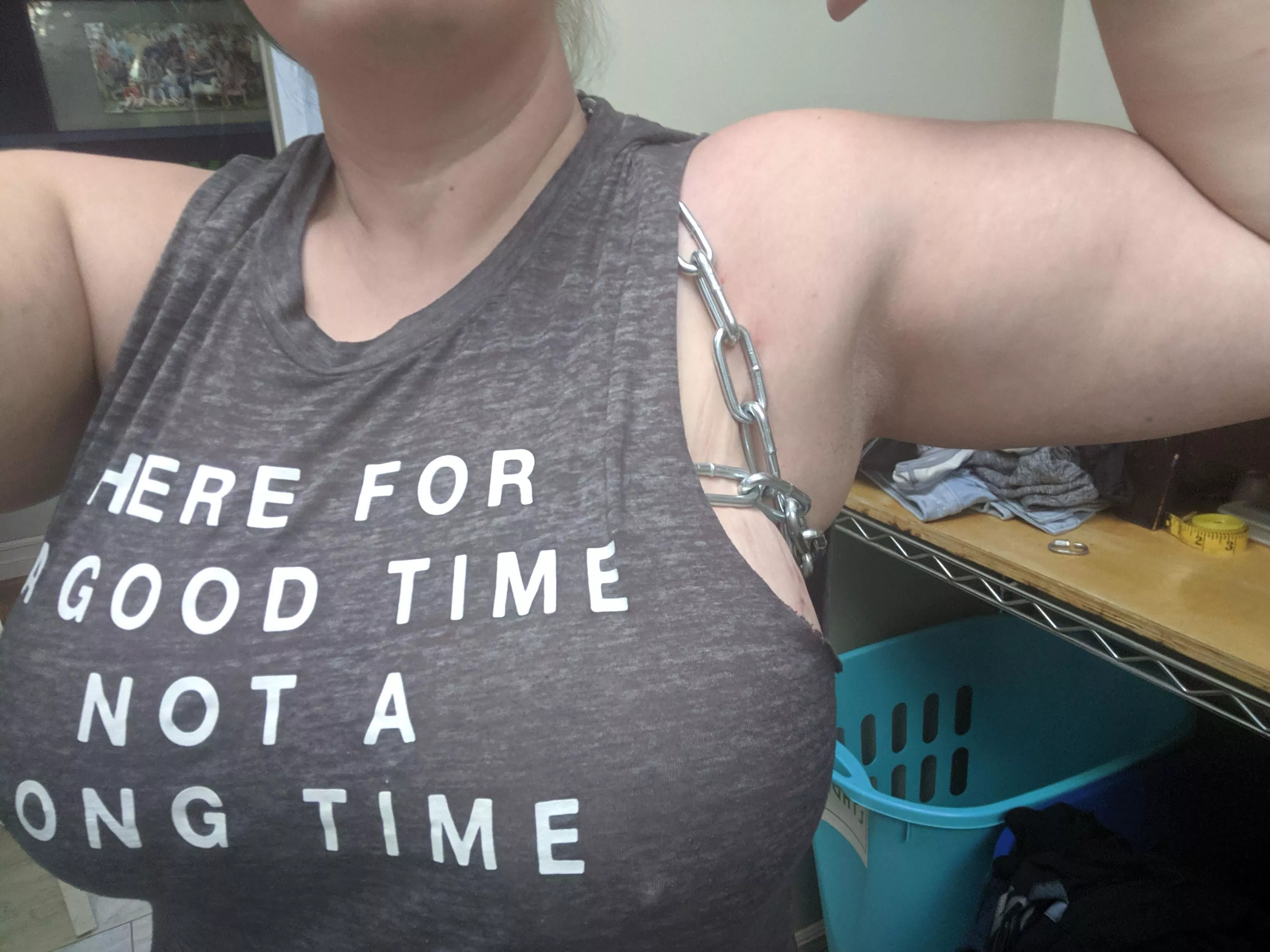 I like to flex... posted by SirsPainSlut