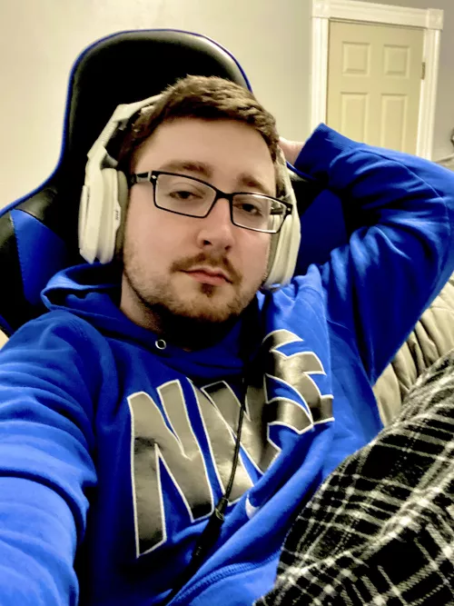 I like to sit as stupidly as possible when gaming by gawdarx