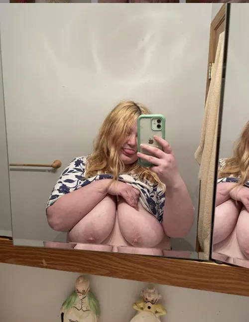 I like to take nudes in random peoples bathrooms.. this is my grandmas 😇 by Goodgirl2841