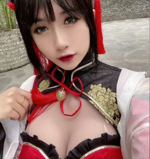 I like to try different styles.😝 by strong-moi