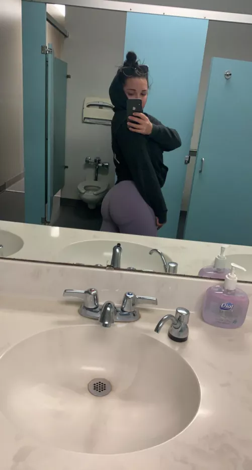 I live at the gym by Buttcheeksnbarbells