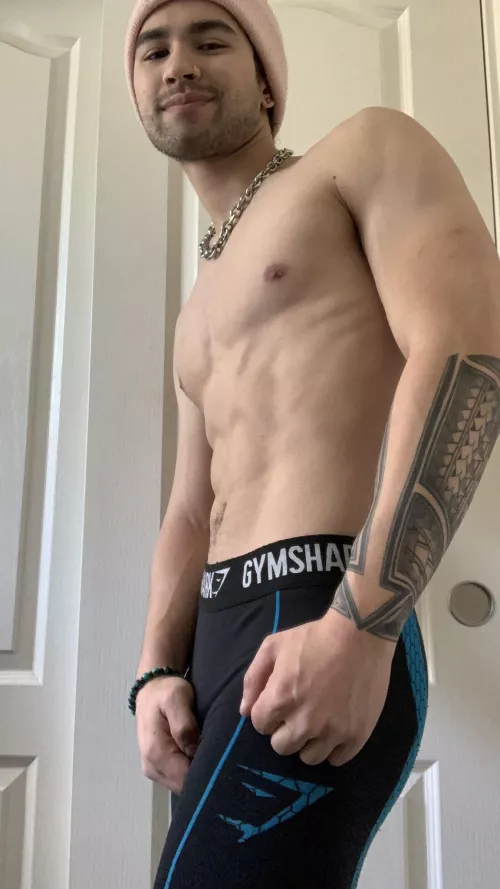 I look good at this angle by gardencitygay