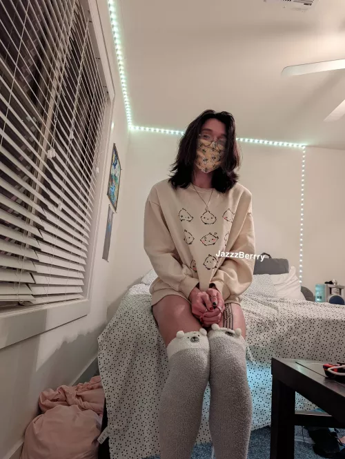 I look rly cuddly right now by JazzzBerrry