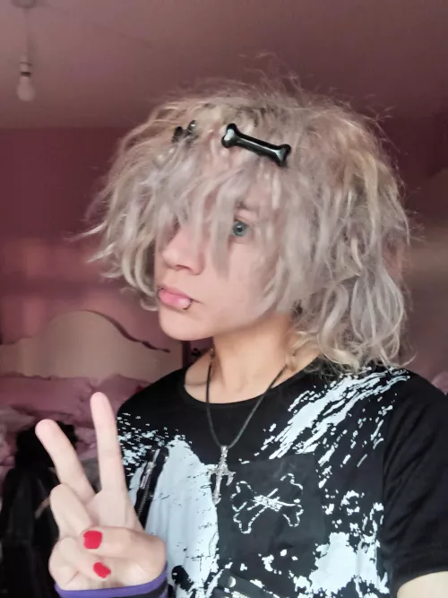 i look so scruffy lol xP by super_deformed