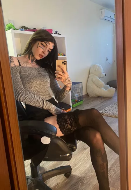 I look tired tonight by killahimori