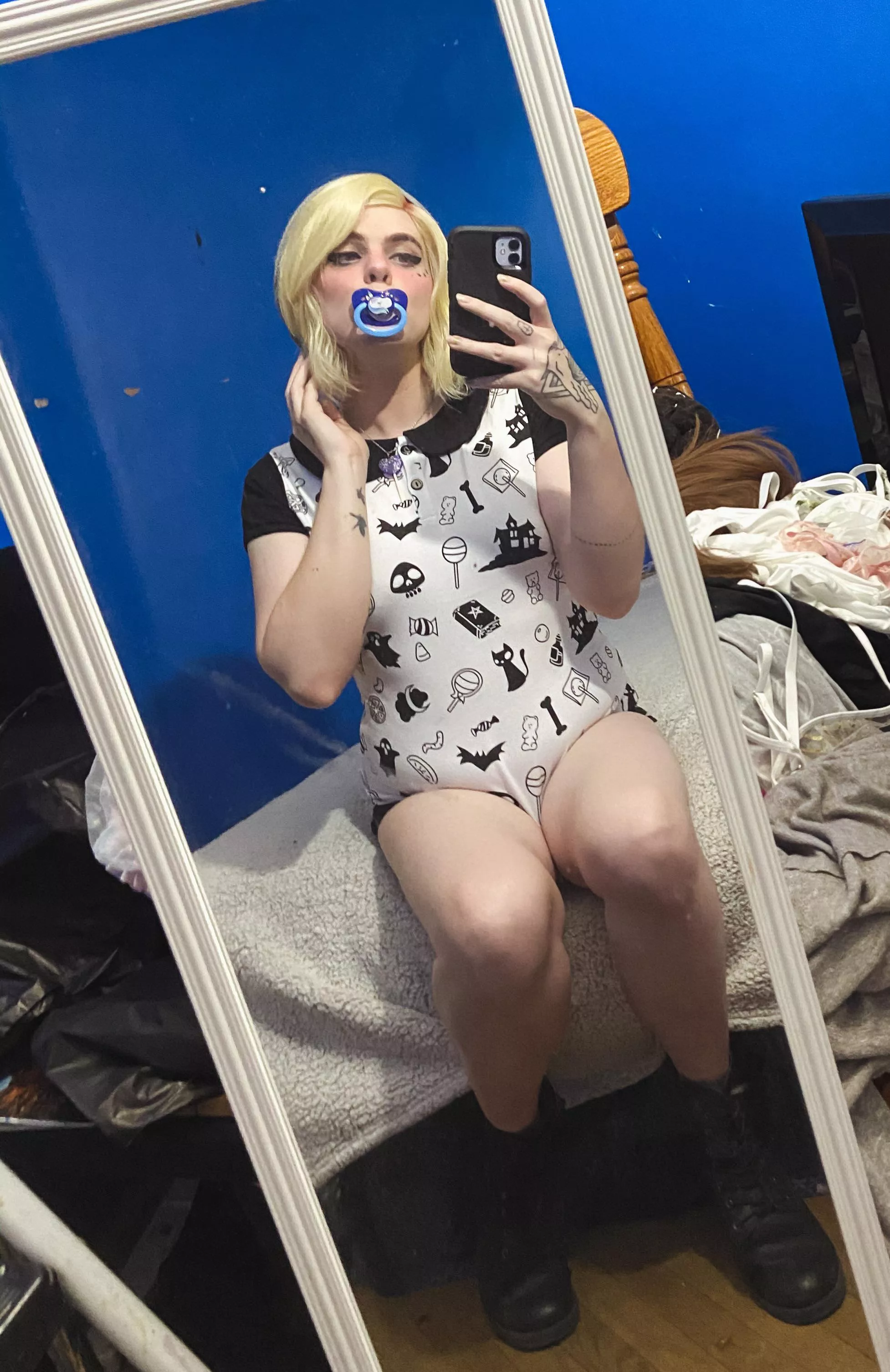 I lost this onesie and haven’t been the same since :c posted by HijaDeTaco9