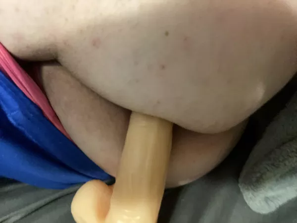 I love a dildo in my ass!! by SolaG1998