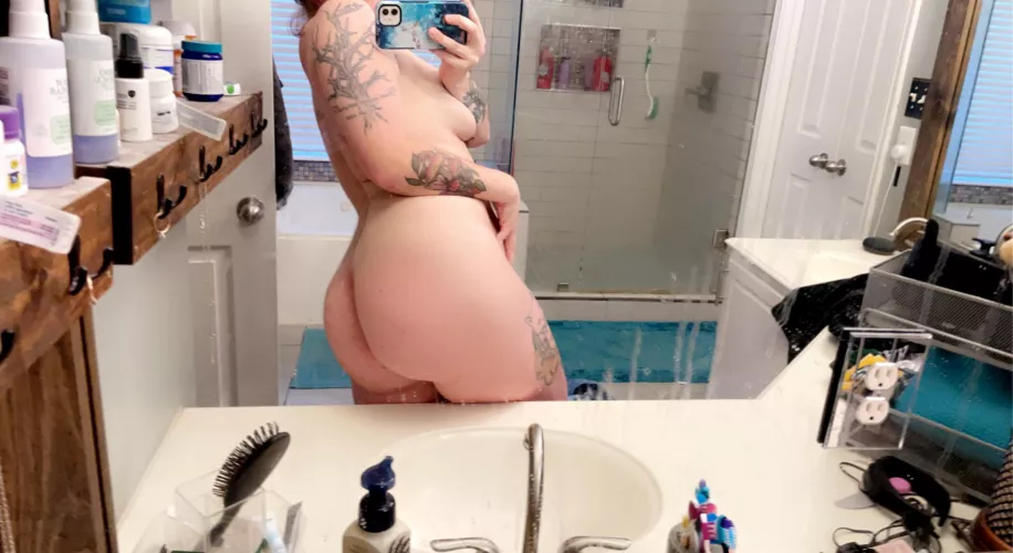 I LOVE a good mirror selfie 🙌🏻 by mommydearestxxx