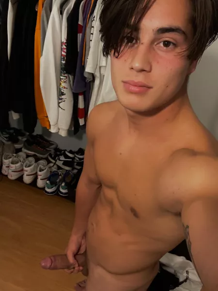 I love being nude😈 by Holoboii