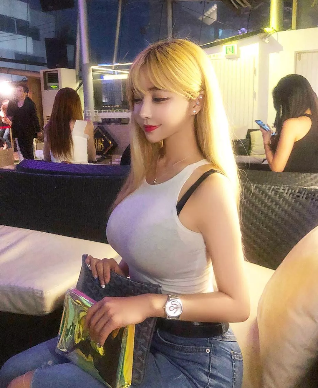 I Love Blonde Asians posted by krowmiethrowaway