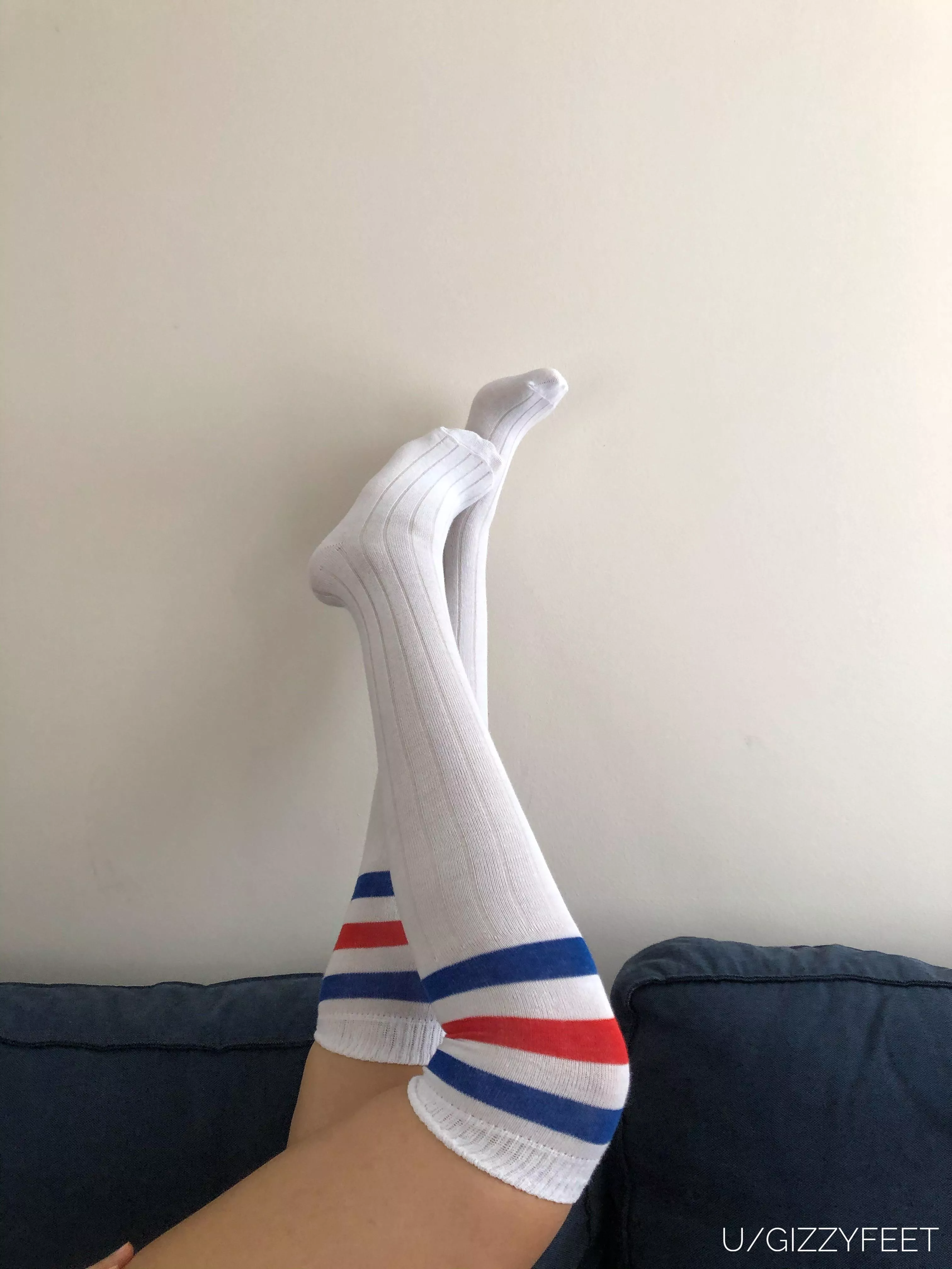 I love colors on these socks😍😌 posted by gizzyfeet