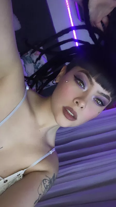 I love for you to tell me how beautiful I am. by LupeMartinez