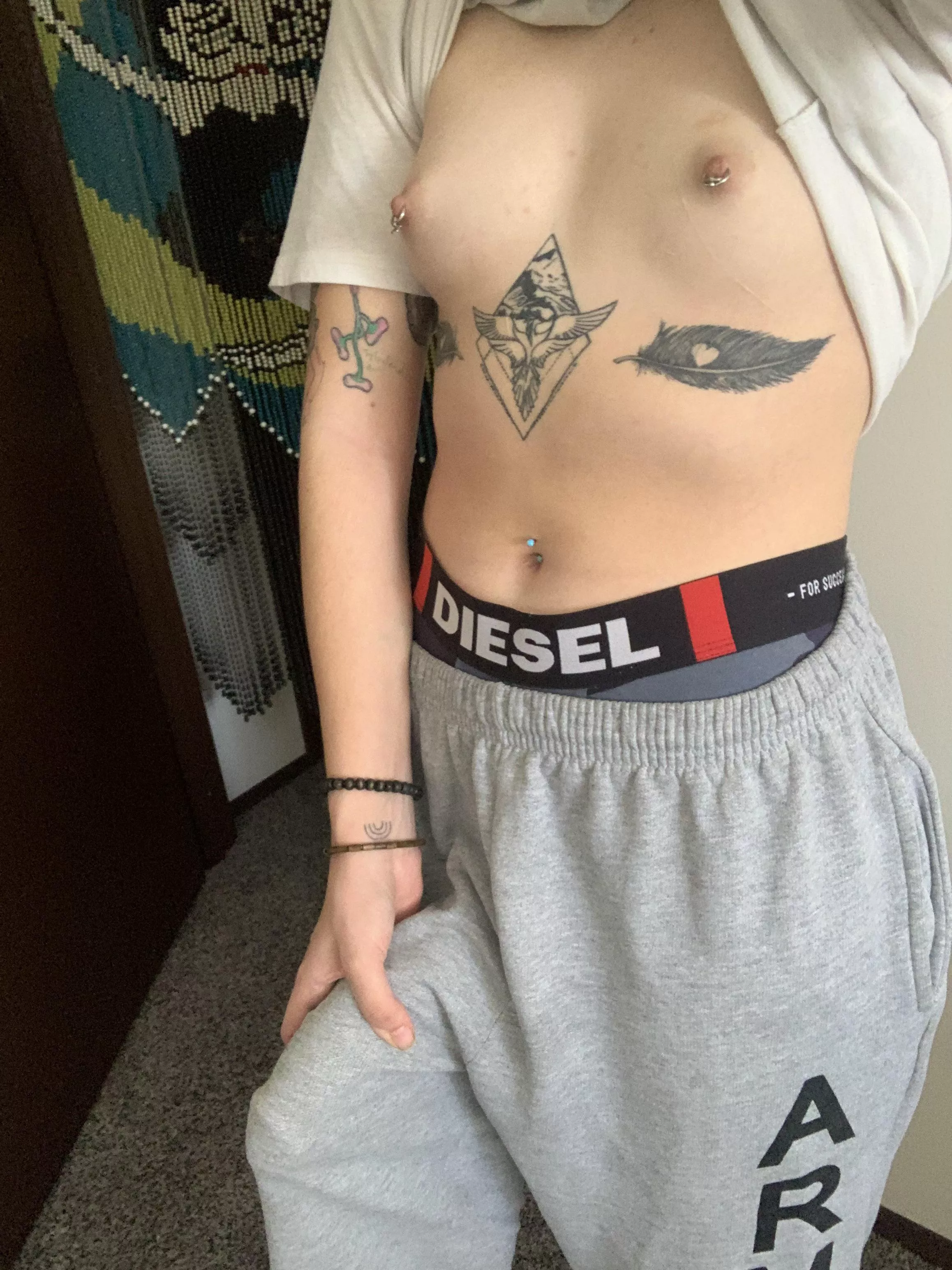 i love grey sweatpant season😜 posted by DoItForTheMutts