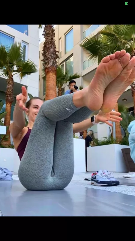 I love her feet so much by [deleted]