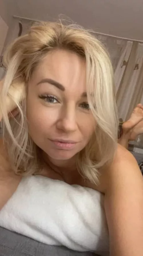 I love how i look in reflections by wopef