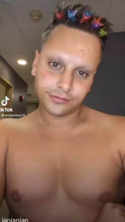 I love Jan's tits posted by faguettewithabagutte