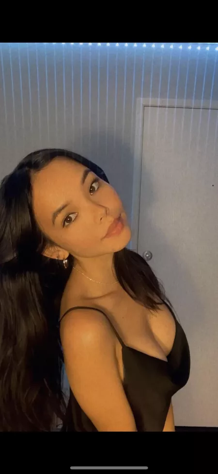 I love kisses on my chest and neck 💕 by Petite-Beauty