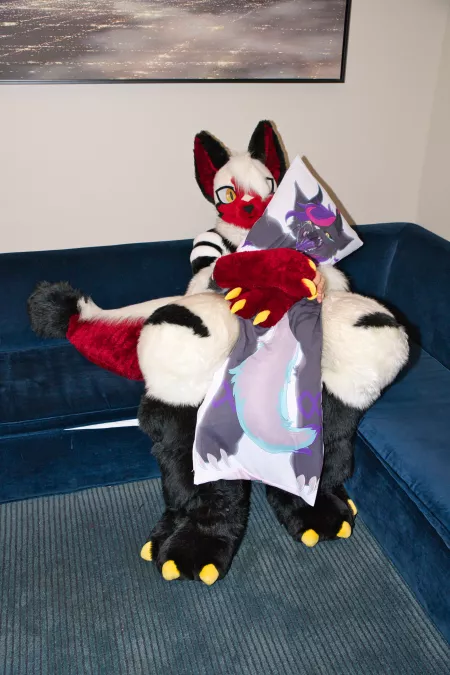 I love my daki! (Photo by StinkyYote) by PreyingShark