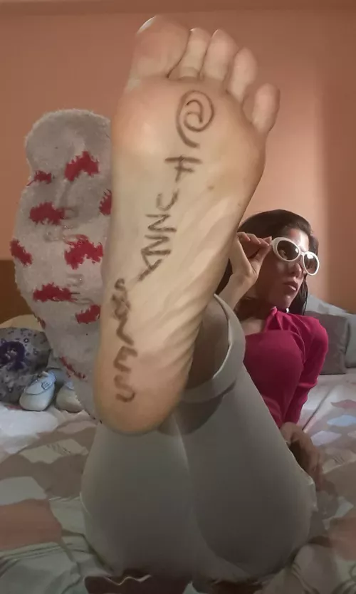 I love my fuzzy soles😍😍 and you? by aitanamysticfeet