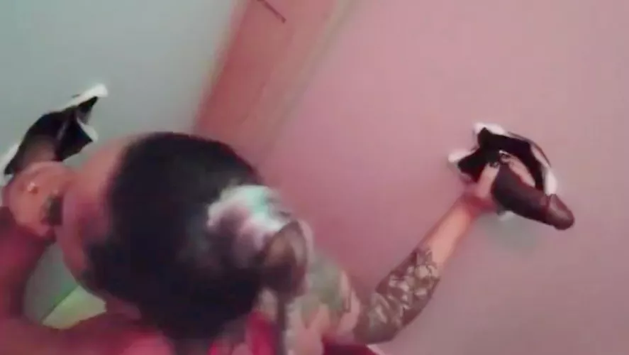 I love my new gloryhole that my hubby built😈😍