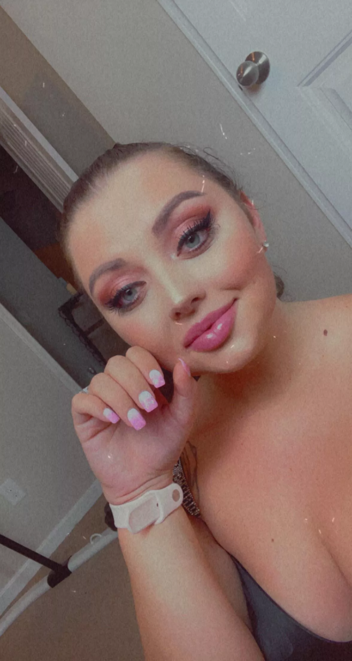 I love my new nails posted by goddessarabel