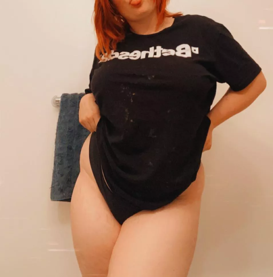 I love my thick thighs 💕 posted by PinkVelma