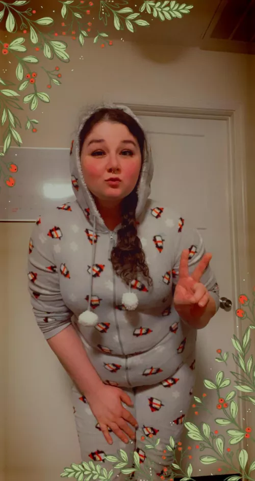 I love onesie jammies by t_thicc