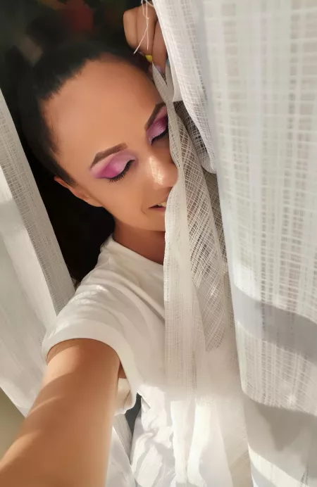 I love playing with makeup😜😜 by Sasha_Kingdom