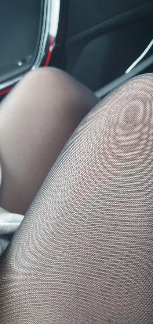 I love seeing details. by MissSuzieTights