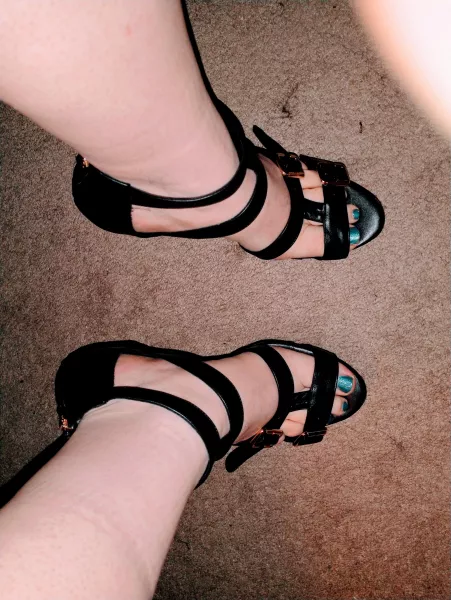 I love seeing my painted toes poking from my heels by Better-whisky-247
