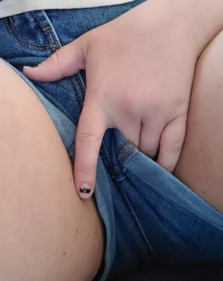 I love shorts weather...allows for easy access ☀️😜 by luscious_lizzy