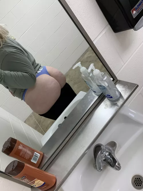 i love showing my ass off at work any chance i get by futureSLP_