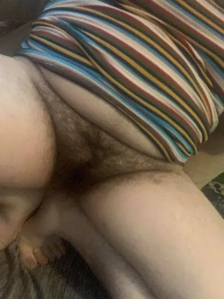 I love skirts because I can flash my bush by scoobsboob