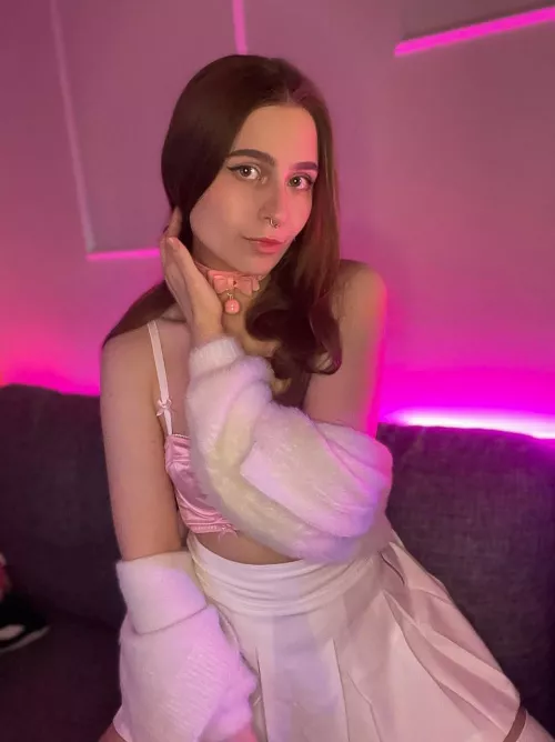 I love skirts, don't you? by strawberrythemouth