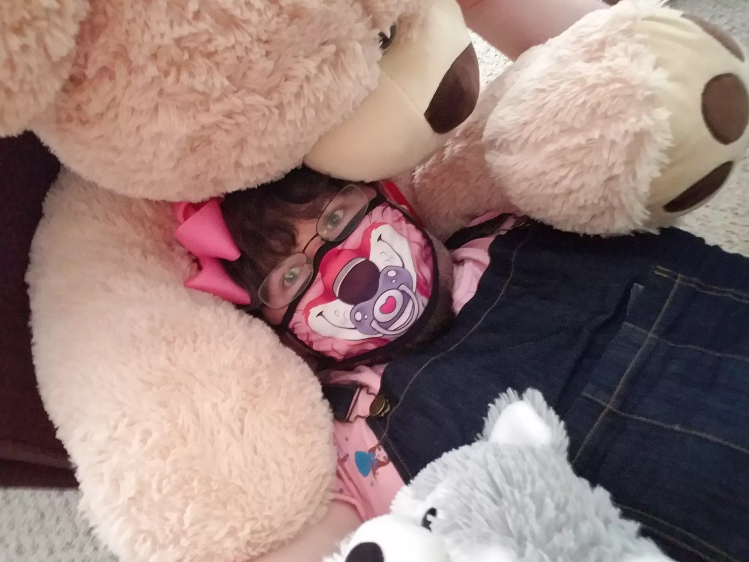 I love stuffed animals! The large ones make me feel small. posted by Hex3147