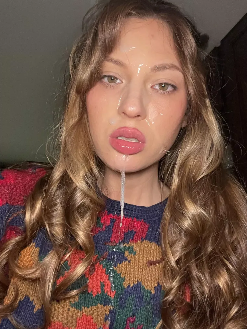 I love sucking dick in sweater weather! 💦💦 posted by annablossom