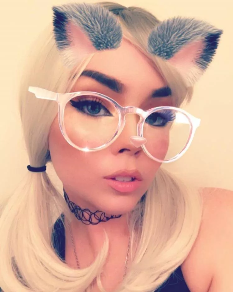 I love Suzy as a blonde posted by TheLordIsWatching