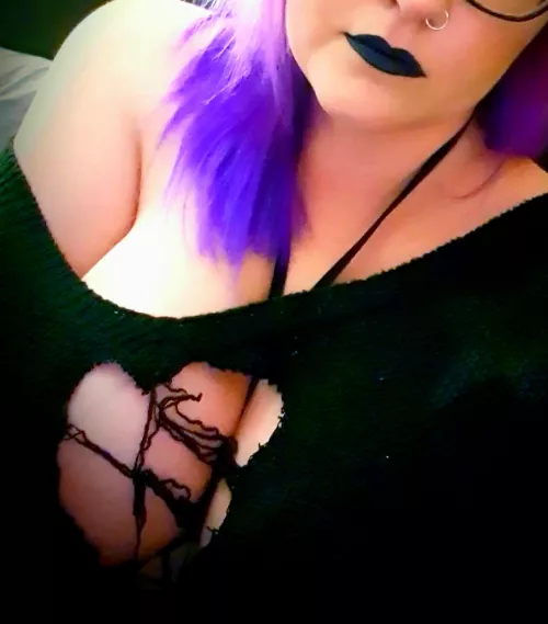 I love sweater weather💜💜💋 by Threepieceandsoda