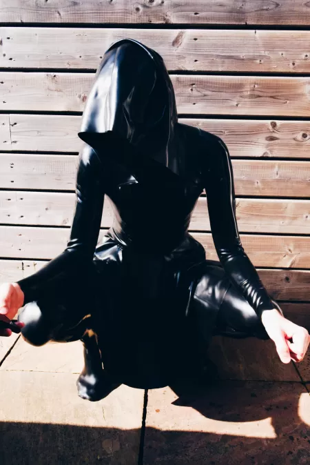 I love that cowl so much! Dark and mysterious! by frauwke