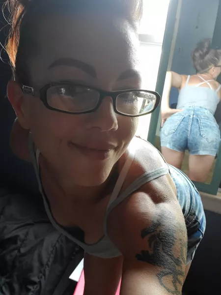 I love the backwards mirror pics🥰 by Omadragonfire