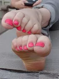 I love the pink toes the best😍 posted by TryingToRecover21