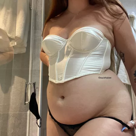 I love the way my belly peeks out of this corset top 😍 by squishy_bae