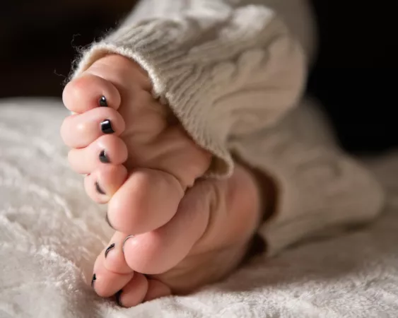 I love the way my toes and soles look here 🥰 by EvieandWren