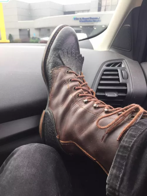 I love these boots I can’t the brand name anywhere on them but I love by bootsmckenzie