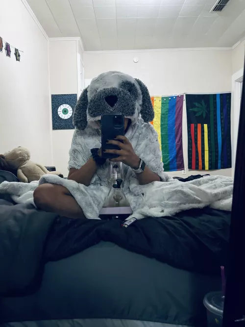 I love this blanket! It has pockets! by jayyshane